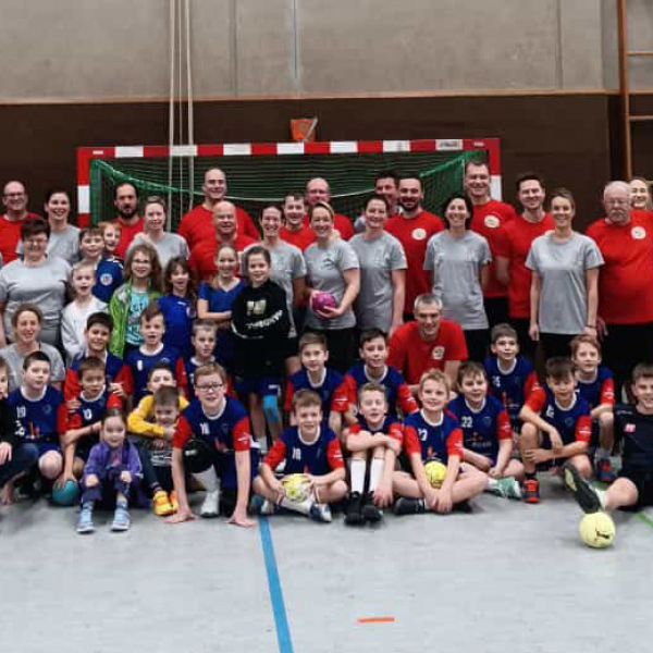 Handballturnier Eltern vs. E-Jugend männlich Kinder